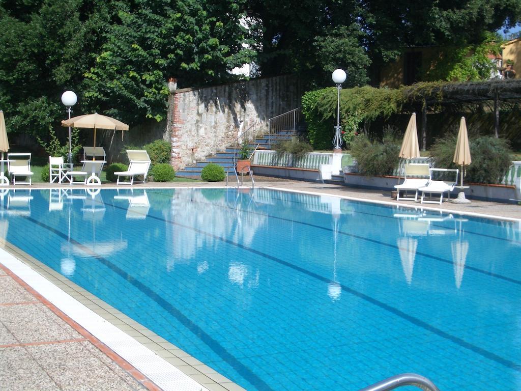 Villa Lazzareschi Case Vacanza คาปานโนริ ภายนอก รูปภาพ