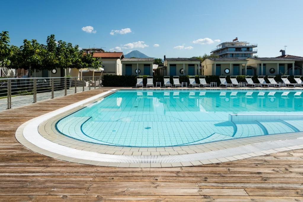 Villa Lazzareschi Case Vacanza คาปานโนริ ภายนอก รูปภาพ